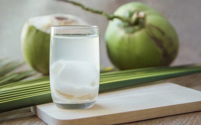 Không nên uống nước dừa vào những thời điểm này để tránh hệ lụy với sức khỏe