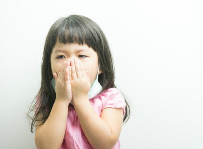 Cách xoa cổ tay chữa ho khan, bấm huyệt lòng bàn tay trị ho có đờm