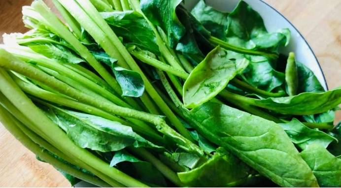 4 loại rau này ngấm ngầm làm tăng axit uric, những người bệnh gút nên hạn chế ăn