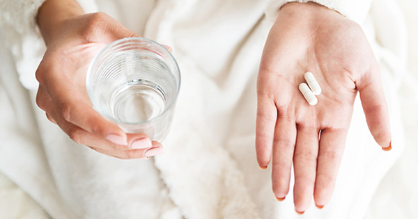 F0 ban đêm không sốt nhưng rất nhức đầu, uống paracetamol được không?