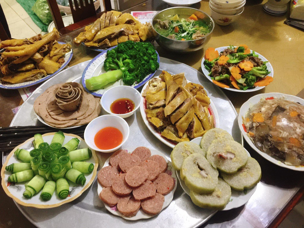 Nguyên tắc ăn uống của người thừa cân béo phì trong ngày Tết Nguyên đán