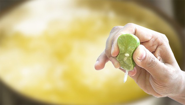 Vì sao khi ăn rau lang nên vắt thêm vài giọt chanh?