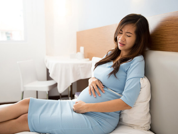 Nguyên nhân gây triệu chứng hot flashes ở bà bầu