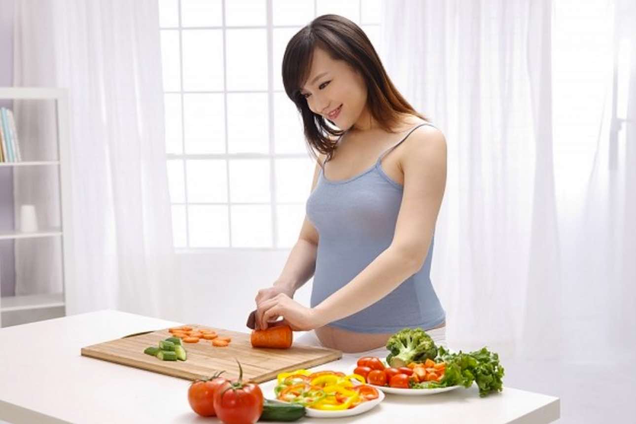 Bà bầu có nên ăn dứa?