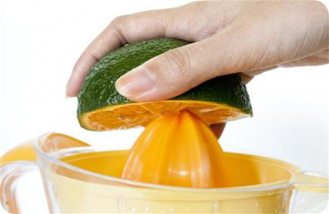 Chỉ cần thêm chút gia vị này vào nước cam, cơ thể đang ốm, mệt liền khỏe lại