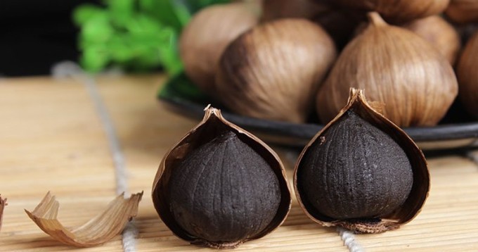Điều gì xảy ra khi ăn tỏi đen?