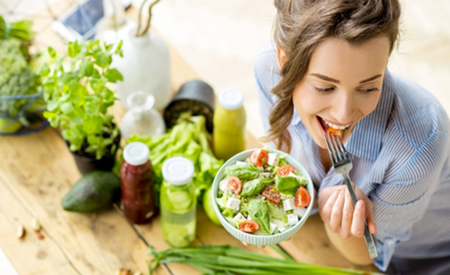 Ở ngưỡng tuổi 50, nên tạo ngay 7 thói quen ăn uống này là 'chìa khóa vàng' để sống thọ