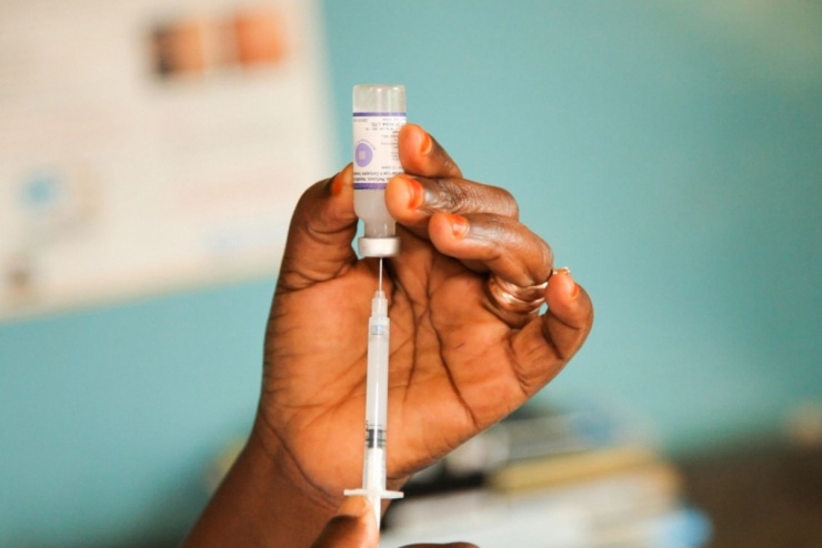 Vì sao Virus Nipah có nguy cơ tử vong cao mà vẫn chưa có vaccine và thuốc đặc trị?